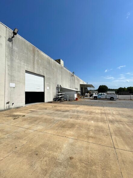 More Photos Of 3915 Beasley Rd, Jackson Warehouse For Sale