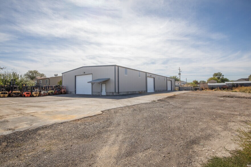 More Photos Of 7079 W Gates Ave, West Valley City Warehouse For Sale