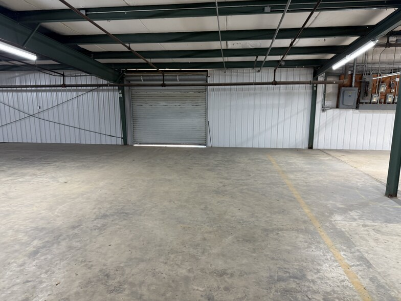 More Photos Of 60063 Puckett Dr, Amory Manufacturing For Lease