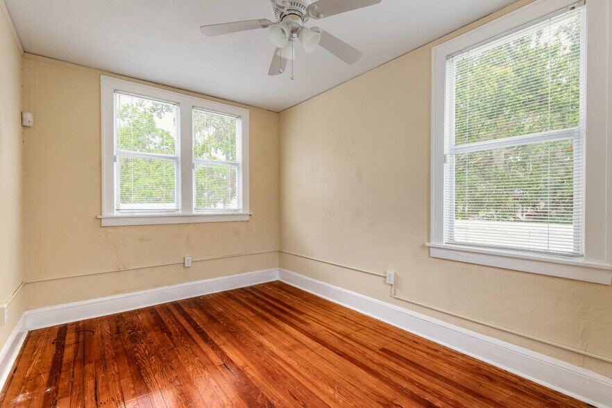More Photos Of 519 S Ridgewood Ave, Daytona Beach Office For Sale