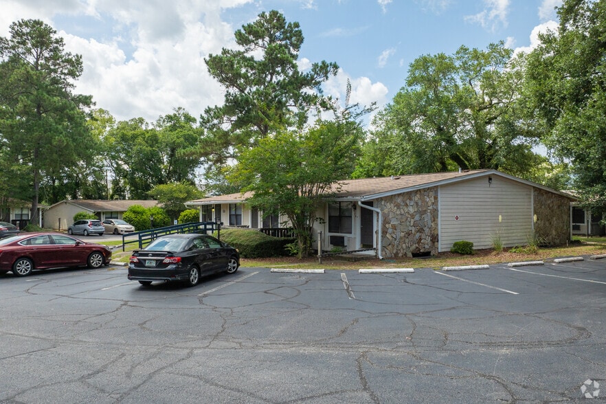 More Photos Of 8619 N Davis Hwy, Pensacola Apartments For Sale