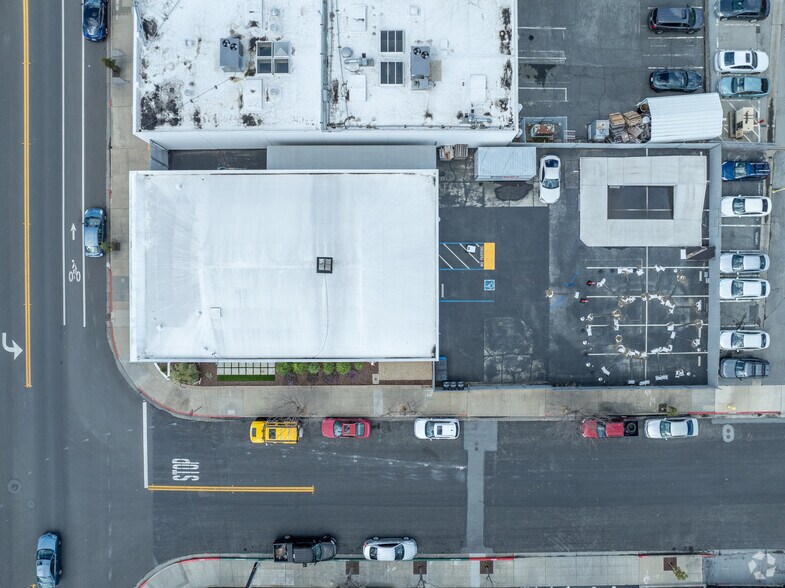 More Photos Of 730 Broadway, Redwood City Research And Development For Lease