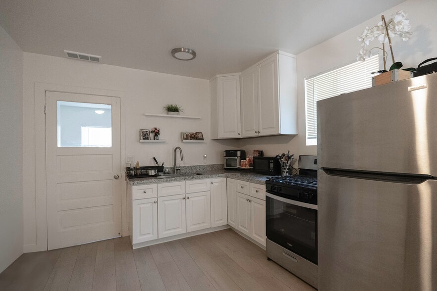 More Photos Of 117-121 Elliot St, Woodland Apartments For Sale