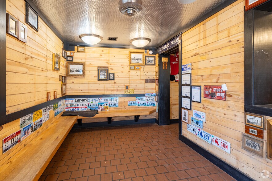 More Photos Of 401 W Cedar St, Rawlins Restaurant For Sale