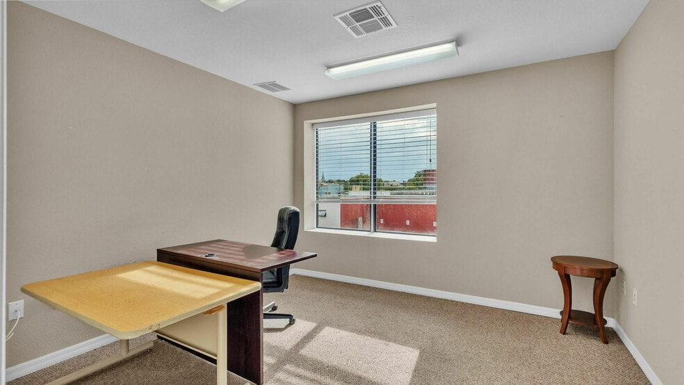 More Photos Of 415 E Main St, Bartow Office For Lease