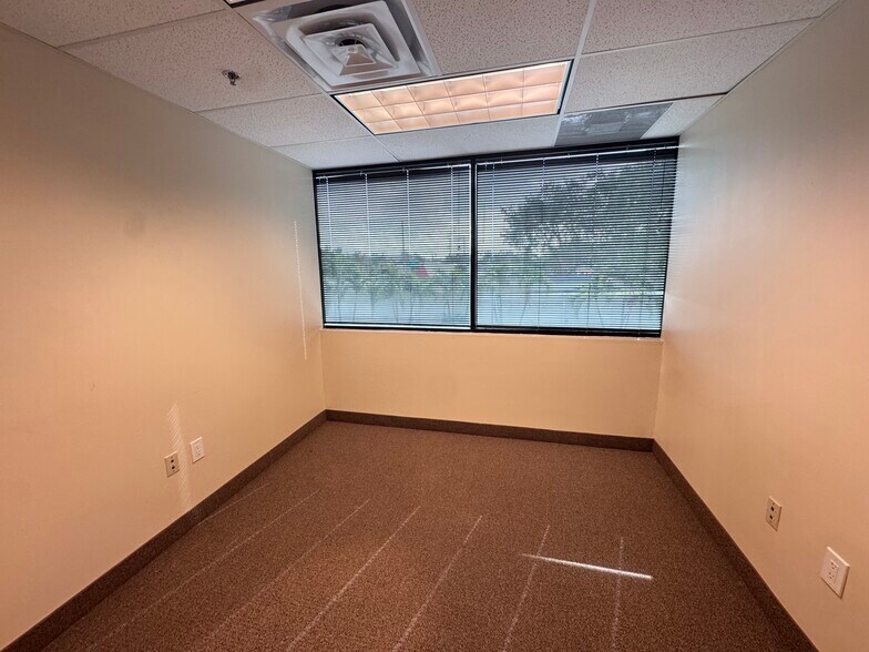 More Photos Of 2870 Stirling Rd, Hollywood Light Distribution For Lease