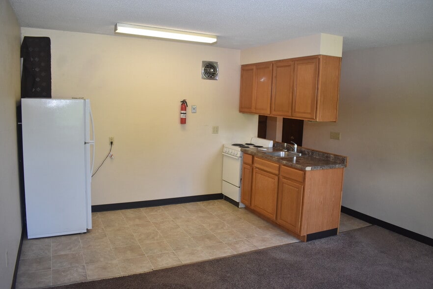 More Photos Of 405 N Davis St, Anamosa Apartments For Sale