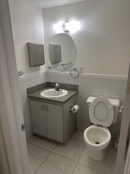 More Photos Of 16115-16155 SW 117th Ave, Miami Light Distribution For Sale