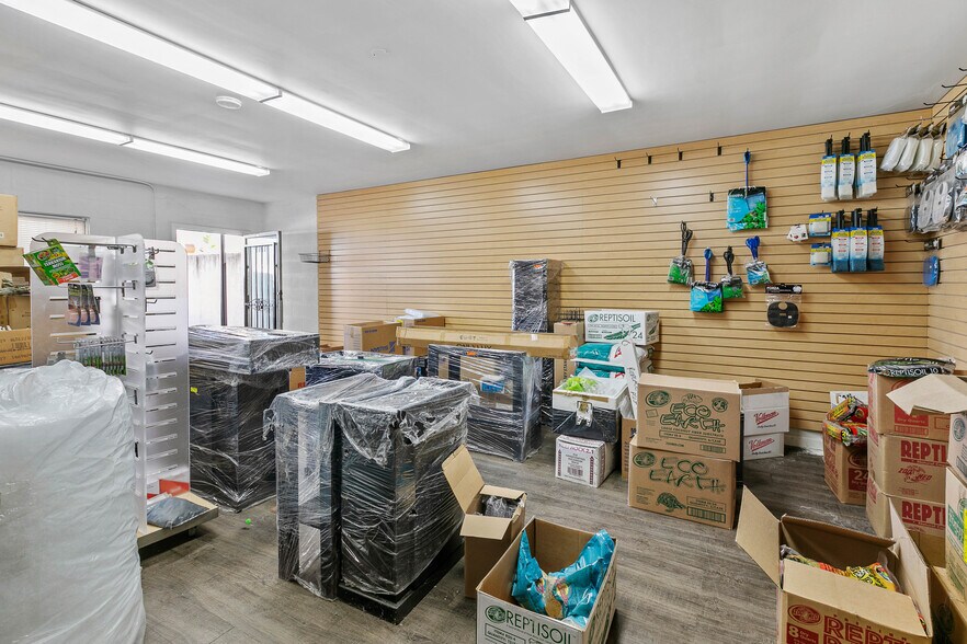 More Photos Of 1134 E Colorado St, Glendale Freestanding For Sale