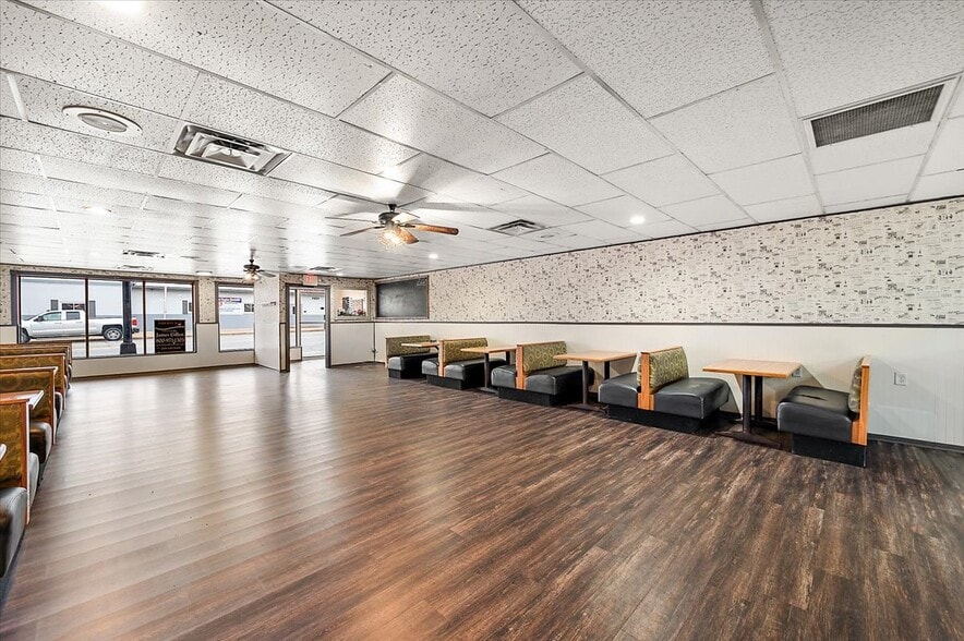 More Photos Of 4084 Huron St, North Branch Restaurant For Sale