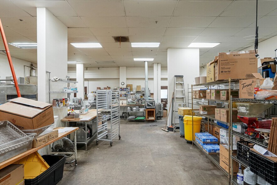 More Photos Of 1852 Fescue St SE, Albany Office For Sale