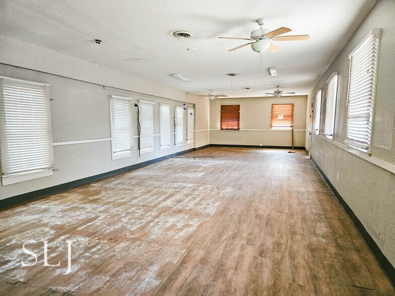 More Photos Of 2017 S Ervay St, Dallas Restaurant For Lease