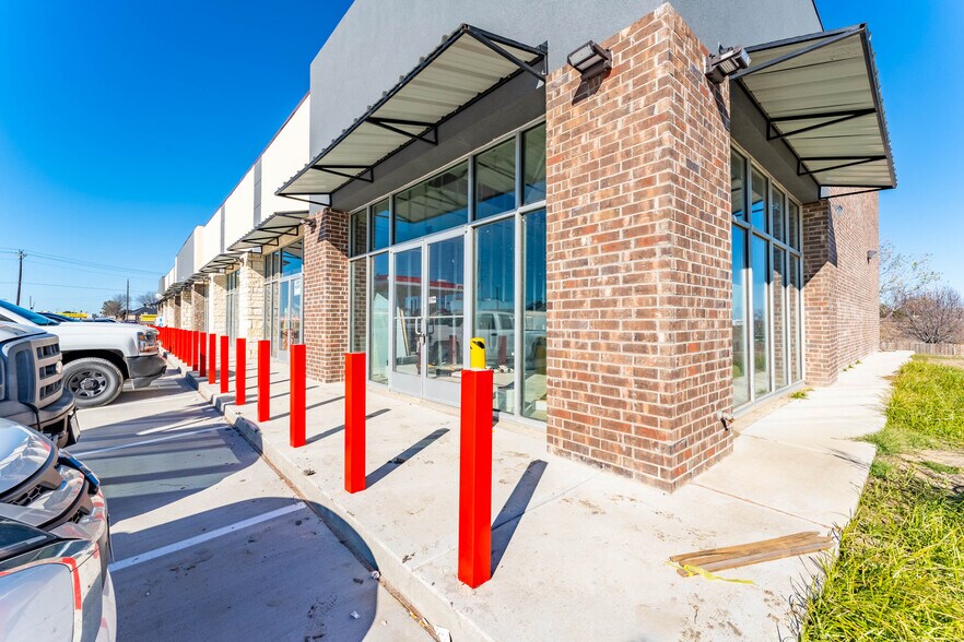 More Photos Of 10689 S State Highway 205, Rockwall Storefront Retail Office For Lease