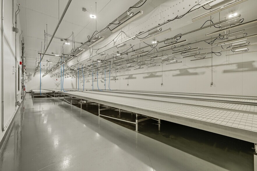 More Photos Of 1466 Curran Hwy, North Adams Manufacturing For Lease