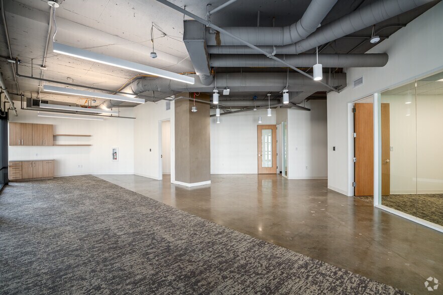 More Photos Of 701 Brazos St, Austin Office For Lease