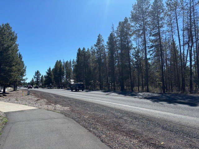 More Photos Of 16401 Memorial Lane and Huntington Rd., La Pine Land For Sale