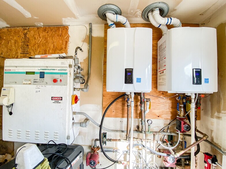 More Photos Of 2450 10th St, Baker City Carwash For Sale