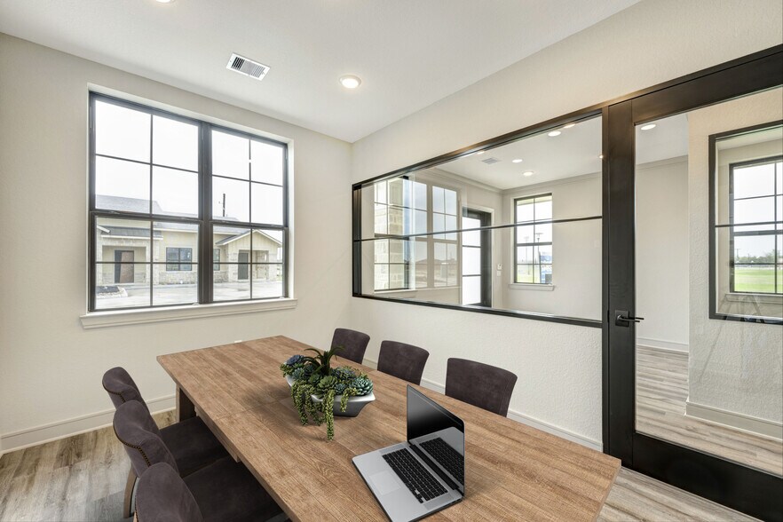 More Photos Of 10242 Greenhouse Rd, Cypress Office For Lease