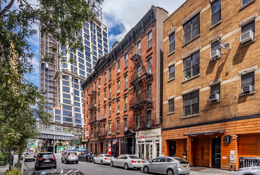 More Photos Of 114 Tenth Ave, New York Apartments For Lease