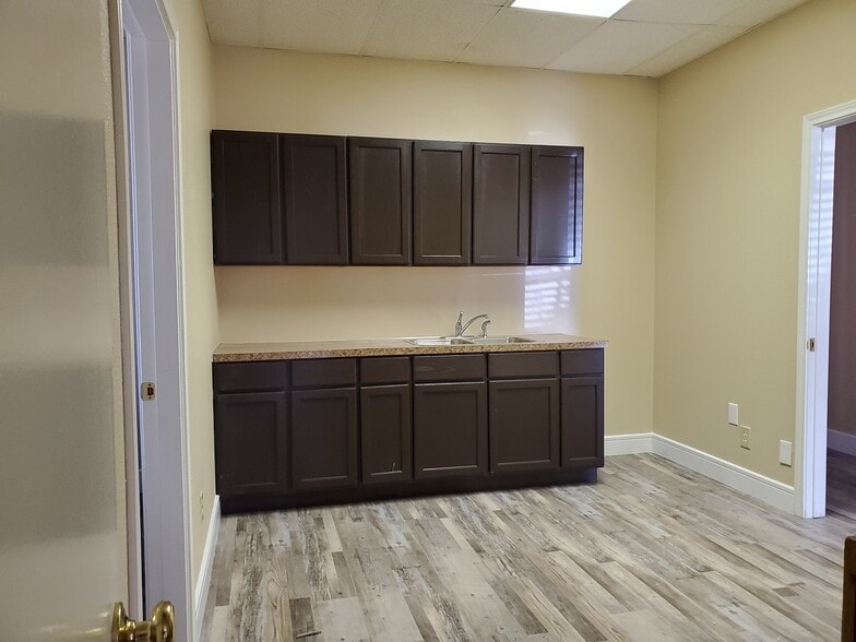 More Photos Of 2707 Bolton Boone Dr, DeSoto Medical For Lease