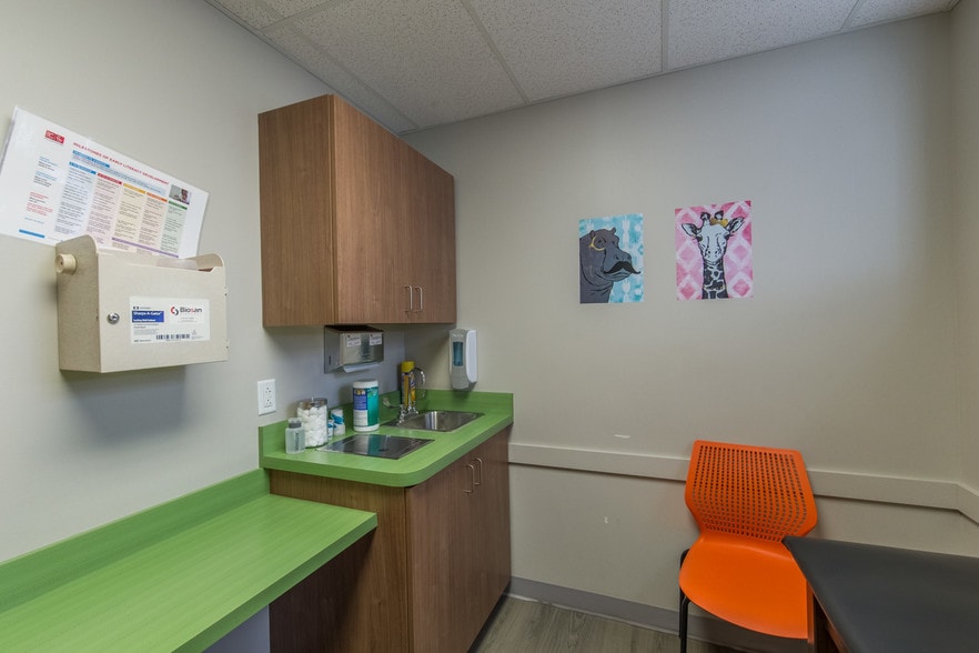 More Photos Of 2924 Main St, Buffalo Storefront Retail Office For Sale