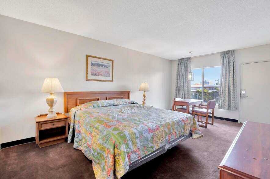 More Photos Of 1503 E 1st St, Santa Ana Hotel For Sale