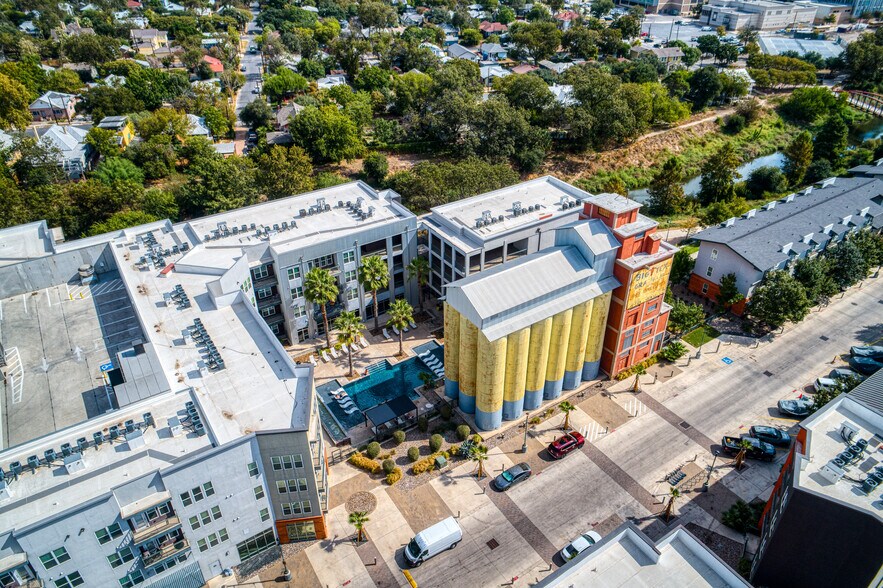 More Photos Of 423 Blue Star, San Antonio Apartments For Lease