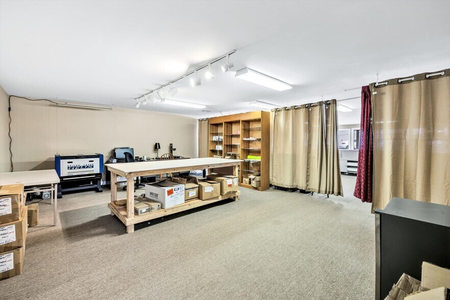 More Photos Of 28 Main St, Dennis Port Freestanding For Sale