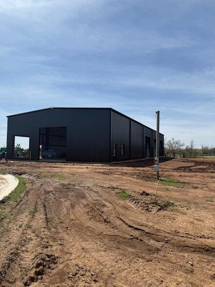 More Photos Of 7301 Hannah Rd, Oklahoma City Light Manufacturing For Lease