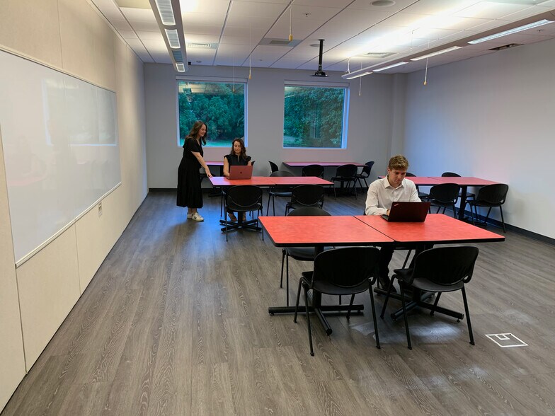 More Photos Of 110 Tw Alexander Dr, Research Triangle Park Unknown For Lease