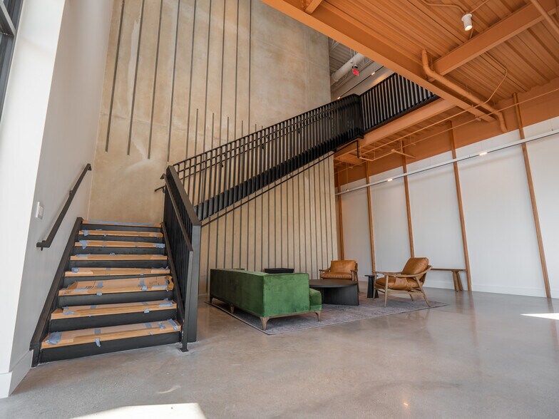 More Photos Of 10880 E Crystal Falls Pky, Leander Storefront Retail Office For Lease
