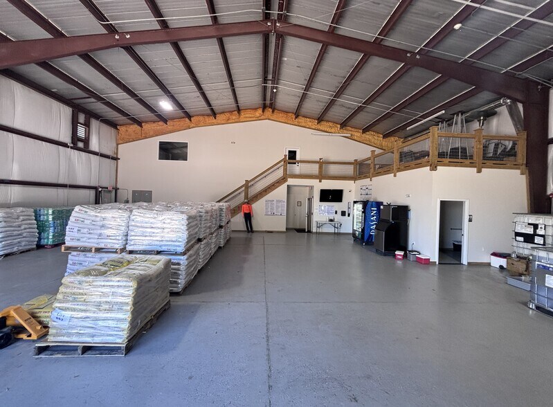 More Photos Of 1025 Commercial Dr, Brunswick Industrial For Lease