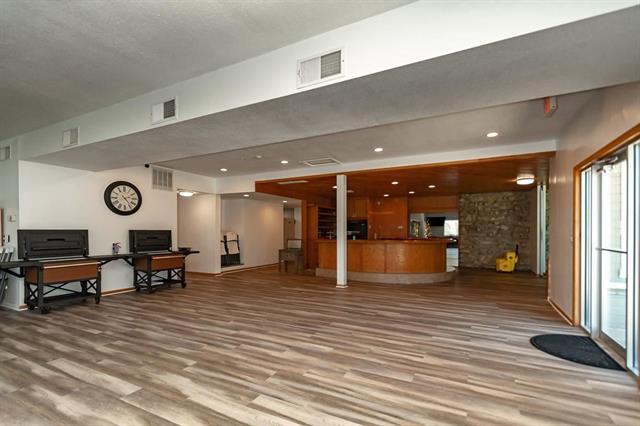 More Photos Of 1301 W 8th St, Junction City Golf Course Driving Range For Sale