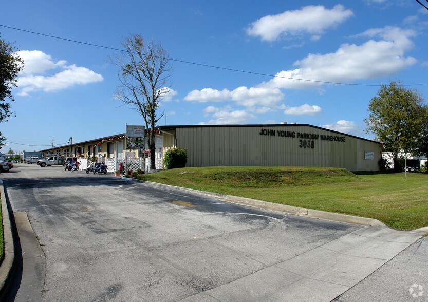 More Photos Of 3038 N John Young Pky, Orlando Warehouse For Lease