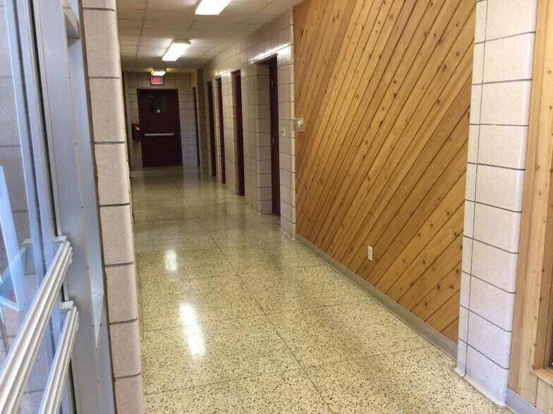 More Photos Of 911 Jackson St, Wausau Office For Sale