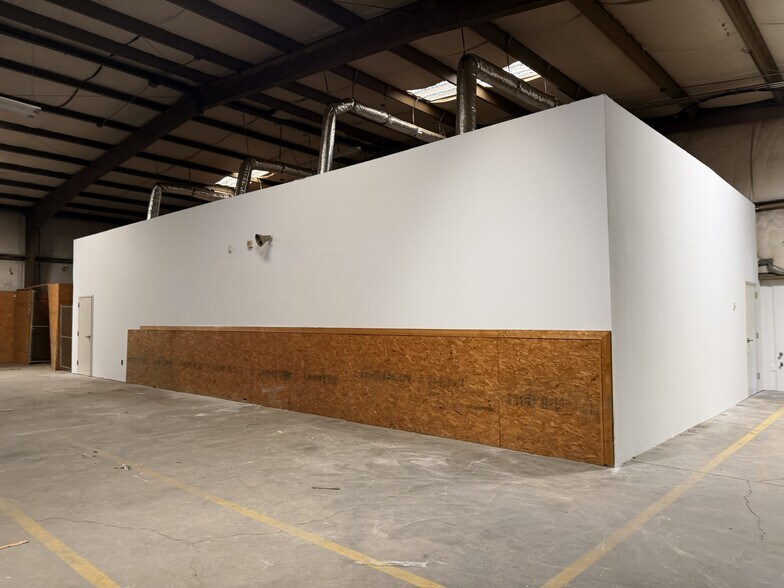 More Photos Of 2367 Rockaway Industrial Blvd, Conyers Industrial For Lease