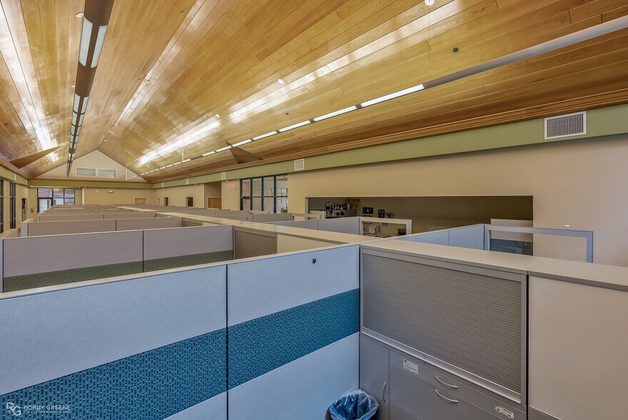 More Photos Of 10100 Woolworth Rd, Keithville Medical For Lease