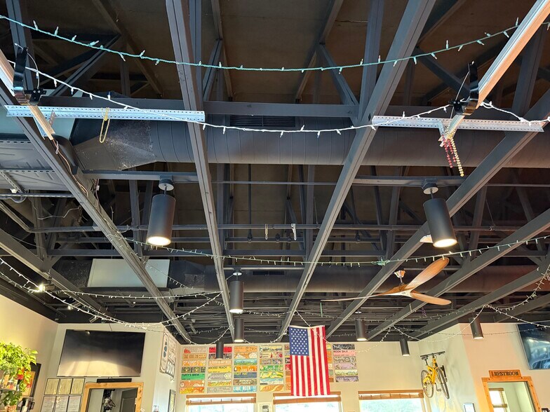 More Photos Of 4022 S Lone Pine Ave, Springfield Daycare Center For Lease