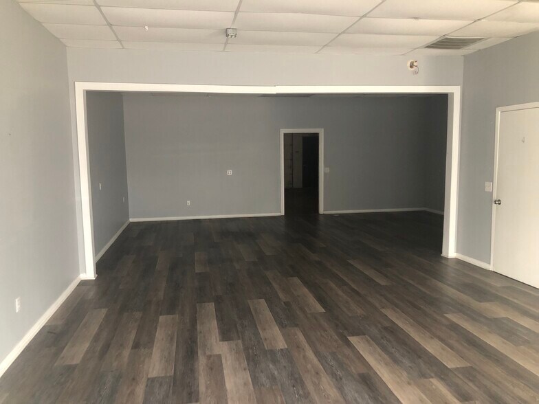 More Photos Of 8863 Anderson Mill Rd, Austin Showroom For Lease