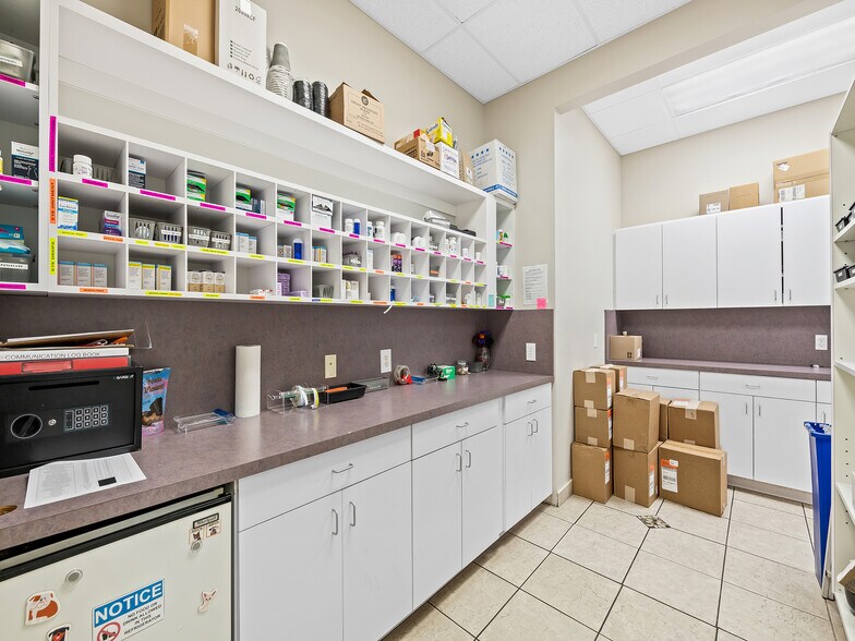 More Photos Of 372 S Powerline Rd, Deerfield Beach Storefront Retail Office For Sale