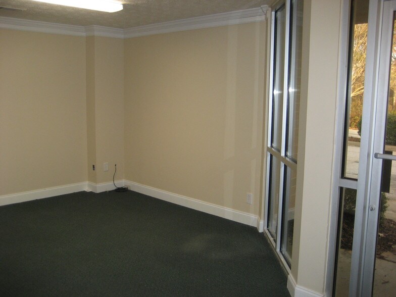 More Photos Of 2031 Gees Mill Rd, Conyers Warehouse For Lease