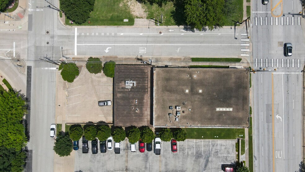 More Photos Of 900 Summit Ave, Fort Worth Office For Lease