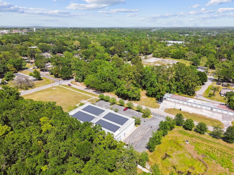 More Photos Of 924 Hale Ave, Brooksville Office For Sale