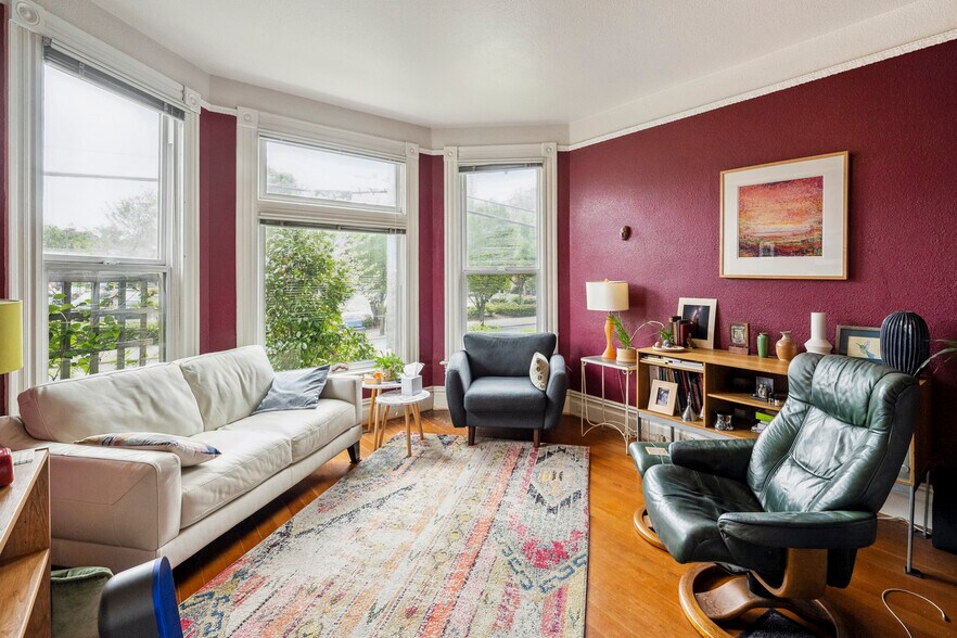 More Photos Of 5525 E Burnside St, Portland Office Residential For Sale