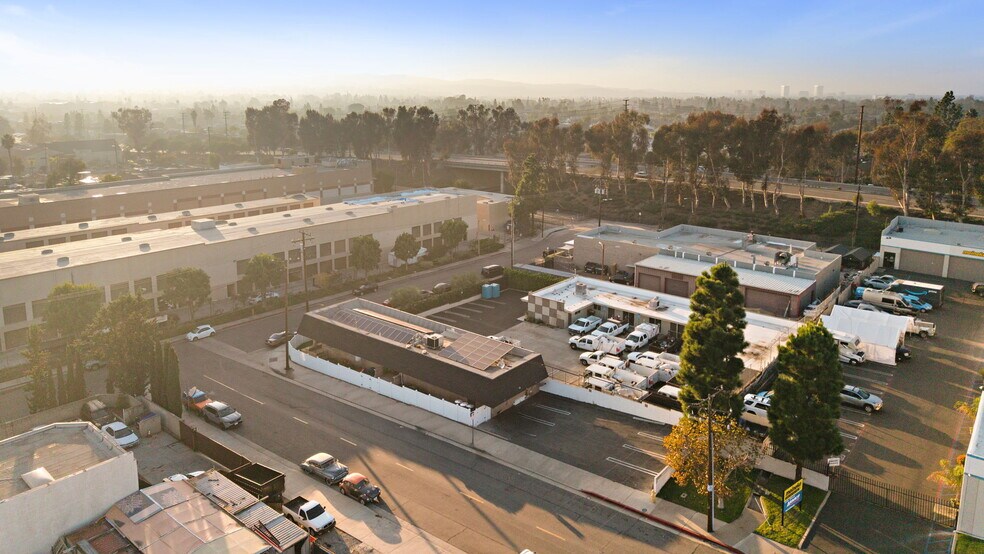 More Photos Of 23201 Orange Ave, Lake Forest Office For Sale