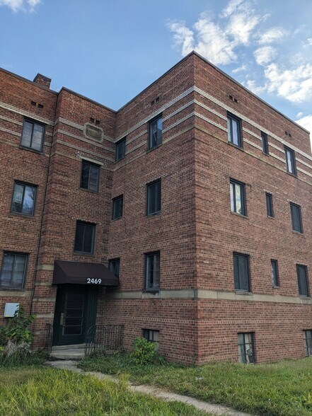 More Photos Of 2461 Noble Rd, Cleveland Heights Apartments For Sale
