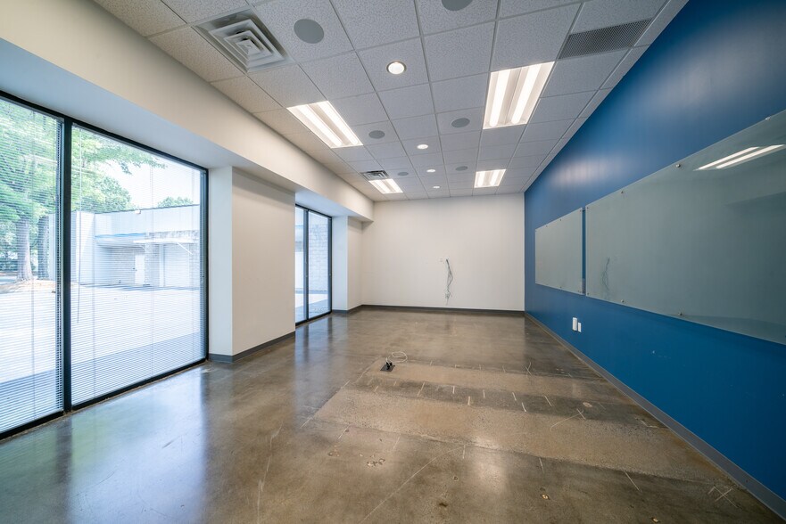 More Photos Of 425 Franklin Gateway SE, Marietta Unknown For Lease