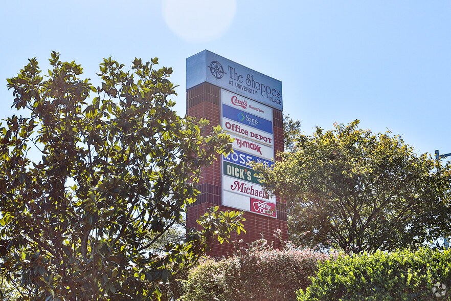 More Photos Of 8809 Jw Clay Blvd, Charlotte General Retail For Lease