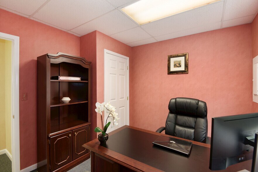 More Photos Of 13621-13689 Baltimore Ave, Laurel Medical For Sale