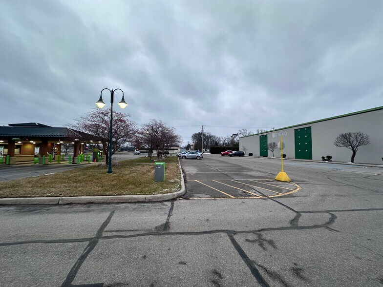 More Photos Of 1201A S Division St, Traverse City Drugstore For Lease